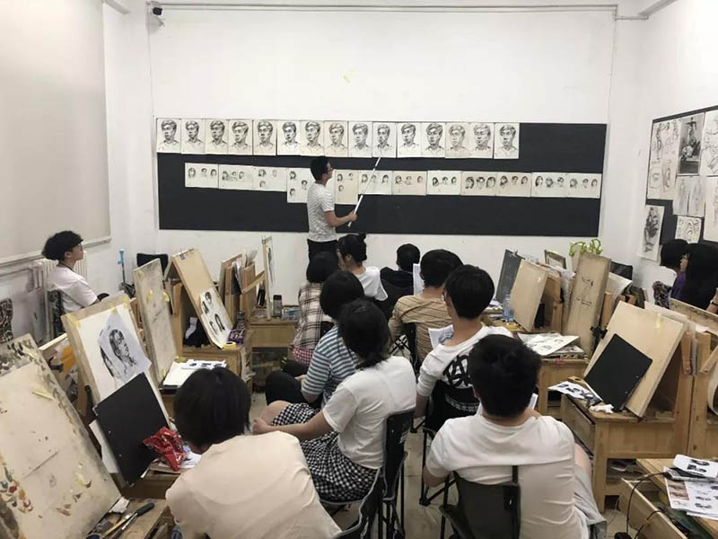 郑州画室,郑州美术高考培训,2019届【笑颜】暑去秋来，陪你从夏天到秋日